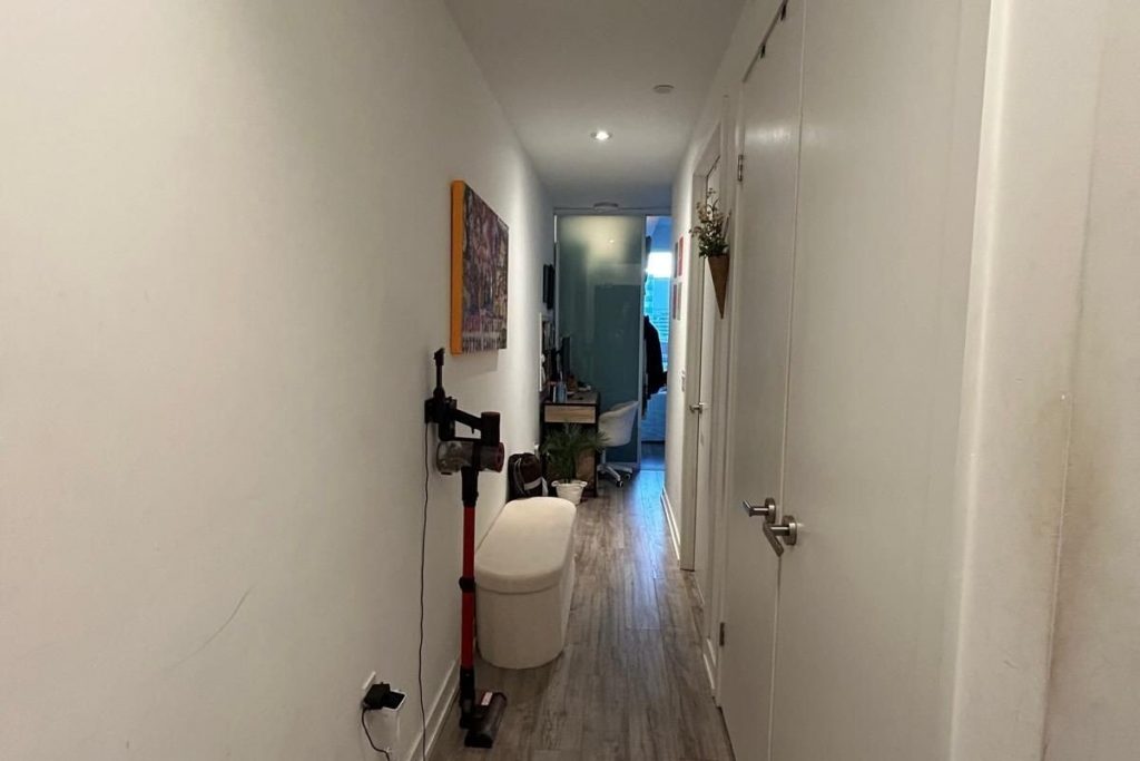 2-bedroom condo apartment for rent in Toronto — 2013 - 77 Shuter Street (Photo 1)
