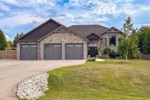 5-bedroom detached home for sale in Grey County — 202 Meredith Way