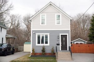 3-bedroom detached home for sale in Durham — 203 Court Street