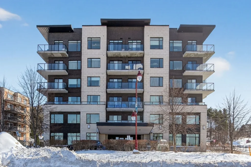 2-bedroom condo apartment for sale in Ottawa — 204 - 310 Centrum Boulevard (Photo 1)