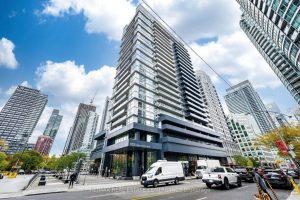 1-bedroom condo apartment for sale in Toronto — 204 - 352 Front Street W