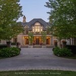 7-bedroom detached home for sale in Oakville — 2054 Lakeshore Road E (Photo 2)