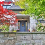 4-bedroom detached home for sale in Halton — 2055 Lakeshore Road E (Photo 4)
