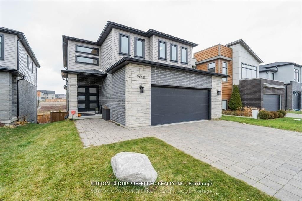 4-bedroom detached home for sale in Middlesex — 2058 Wateroak Drive (Photo 1)