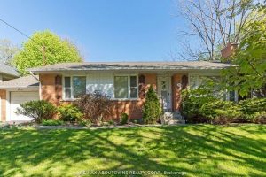 3-bedroom detached home for sale in Halton — 2067 Devon Road