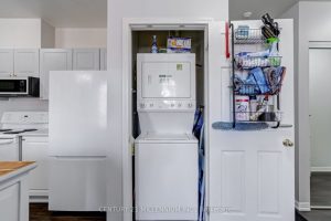 1-bedroom condo apartment for sale in Dufferin — 206 - 70 First Street
