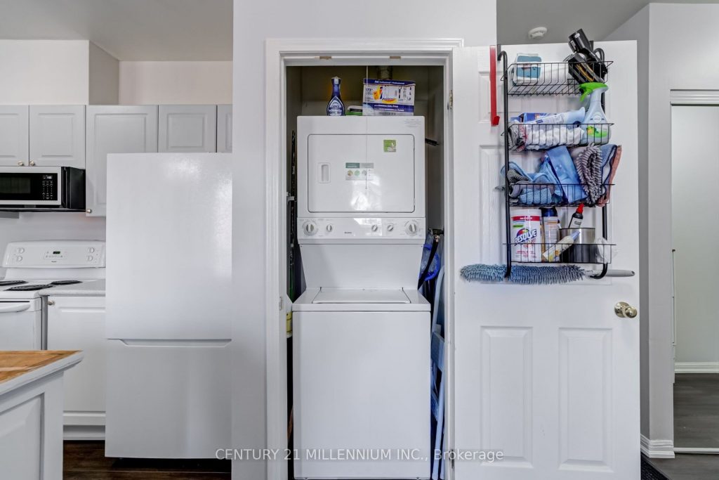 1-bedroom condo apartment for sale in Dufferin — 206 - 70 First Street (Photo 1)