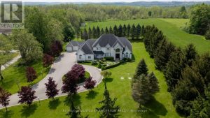 6-bedroom home for sale in London North — 20735 Denfield Road