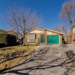 4-bedroom detached home for sale in Halton — 2074 Mountain Grove Avenue (Photo 2)