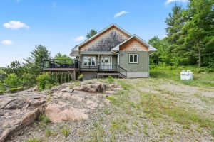 3-bedroom detached home for sale in Frontenac — 2092 Beach Road