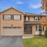 4-bedroom detached home for sale in Halton — 2097 Edgebank Court (Photo 2)