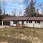 3-bedroom detached home for sale in Bruce — 209 Cedar Close (Photo 3)