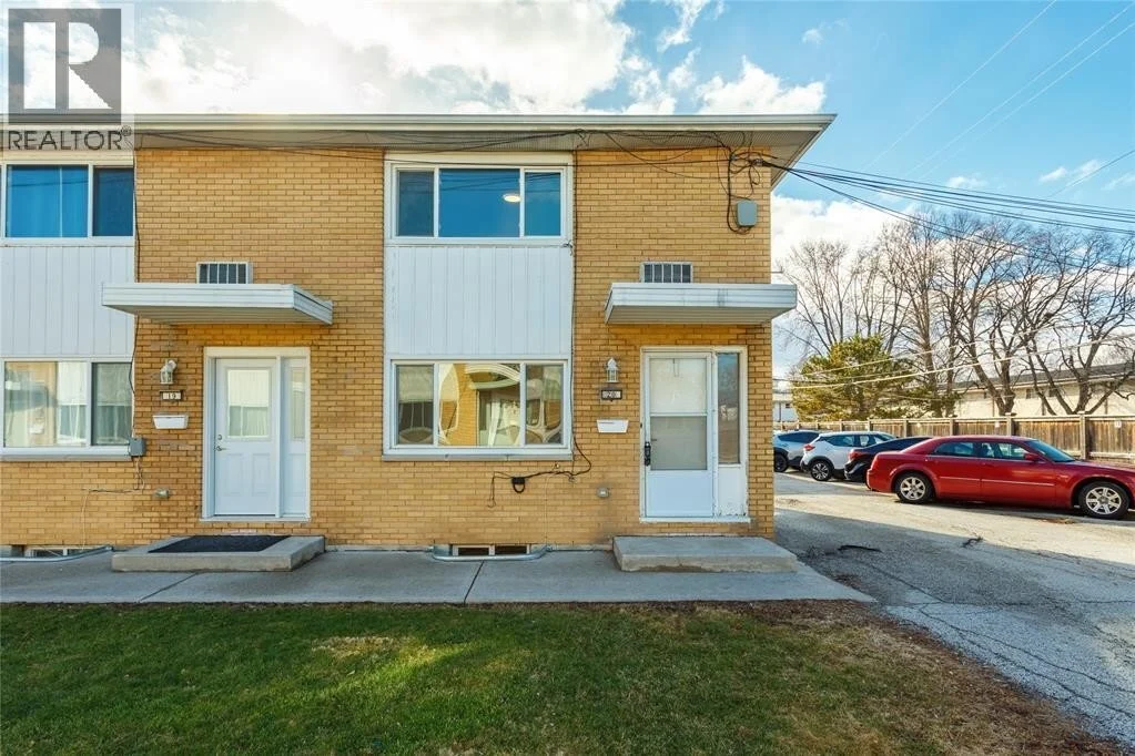 2-bedroom home for sale in Sarnia — 20 - 816 Wellington Street (Photo 1)