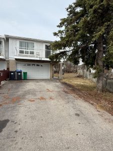 3-bedroom semi-detached home for sale in Brampton — 20 Gladeside Place W