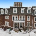 3-bedroom semi-detached home for sale in Brampton — 20 Gladeside Place W (Photo 5)
