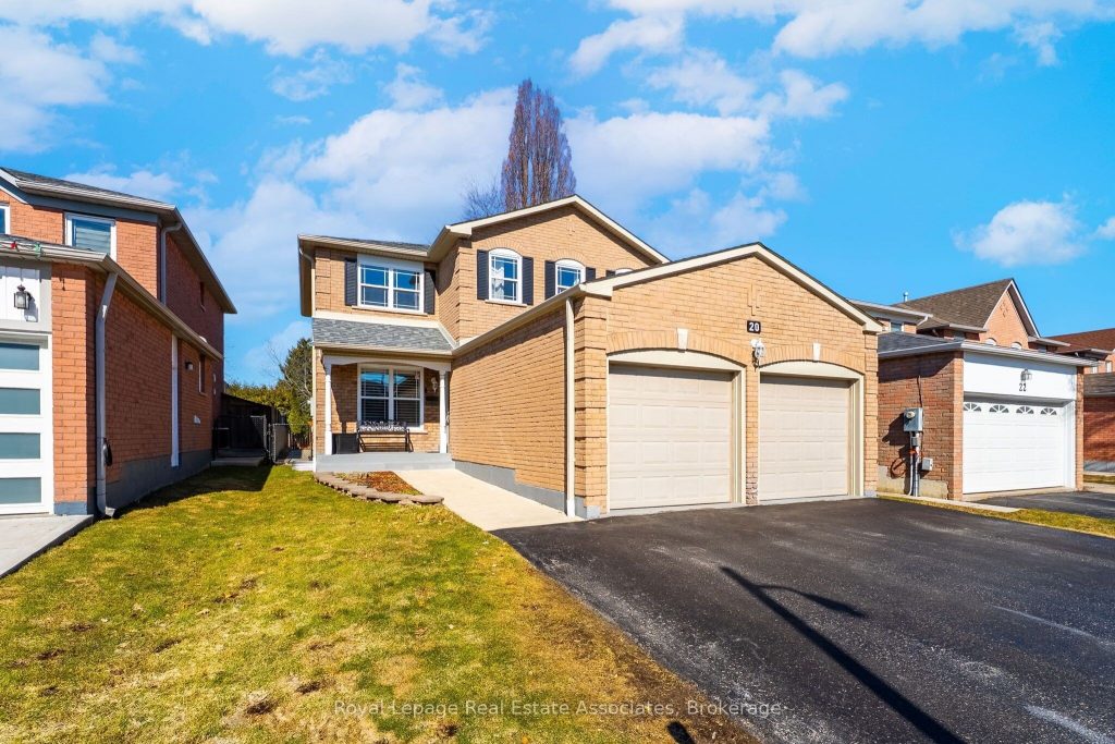 4-bedroom detached home for sale in Peel — 20 Jeremy Place (Photo 1)