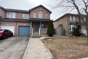 3-bedroom semi-detached home for sale in Peel — 20 Manitoba Place