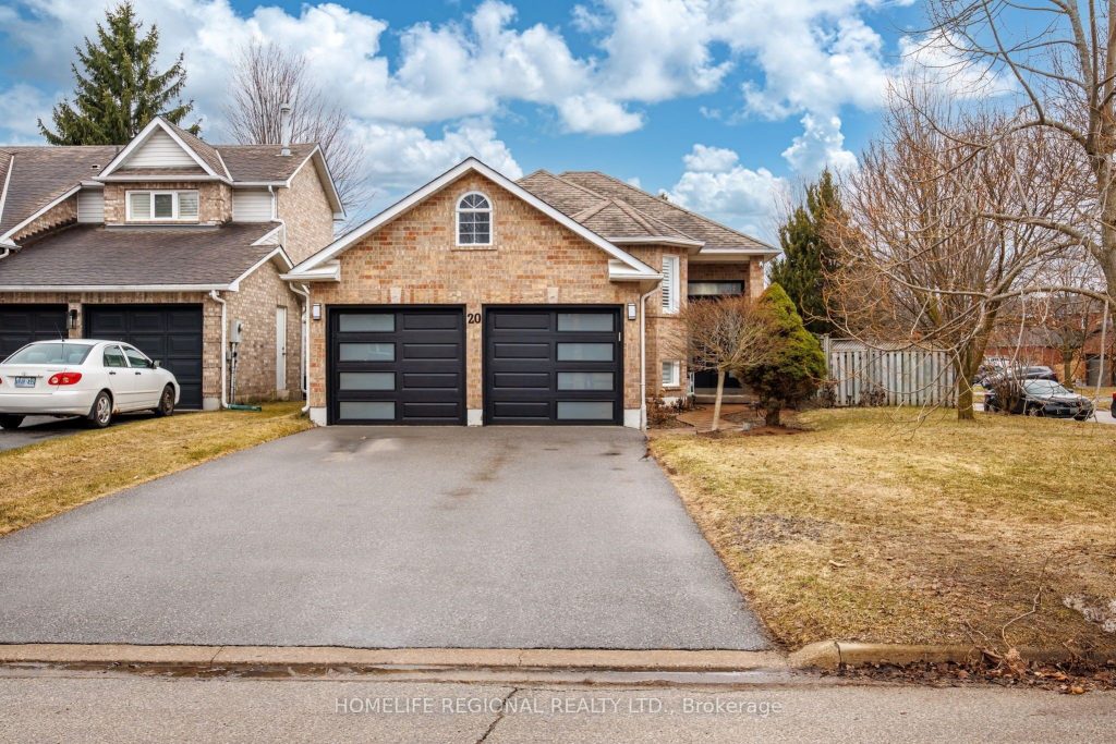 3-bedroom detached home for sale in Halton — 20 Ruddell Crescent (Photo 1)