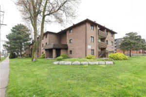 2-bedroom condo apartment for sale in Niagara — 210 - 72 Main Street E
