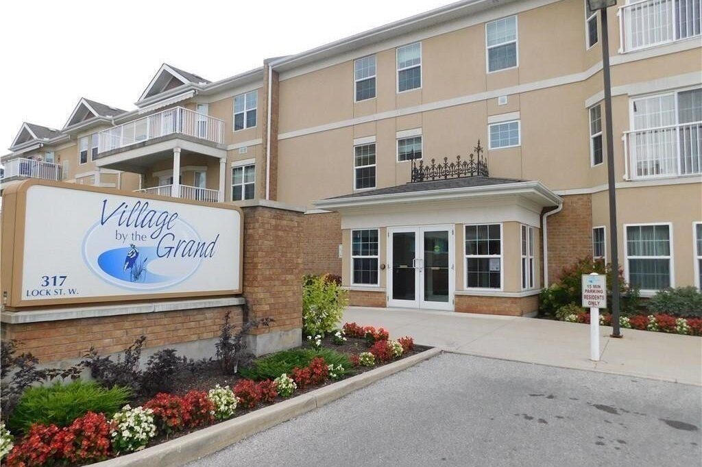 2-bedroom home for sale in Dunnville — 211 - 317 Lock Street W (Photo 1)