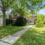 5-bedroom detached home for sale in Niagara — 211 Merritt Street (Photo 1)