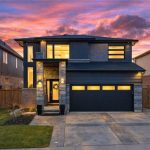 5-bedroom detached home for sale in Niagara — 211 Merritt Street (Photo 4)