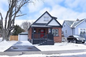5-bedroom detached home for sale in Hamilton — 215 Walter Avenue S