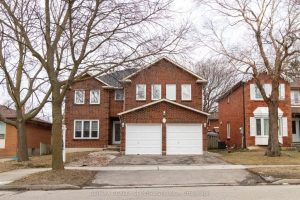5-bedroom detached home for sale in Peel — 21 Bristol Avenue