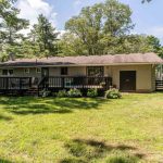 4-bedroom detached home for sale in Muskoka — 220 Alexander Street (Photo 2)