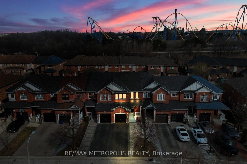 3-bedroom att/row/townhouse for sale in York — 220 Deepsprings Crescent (Photo 1)