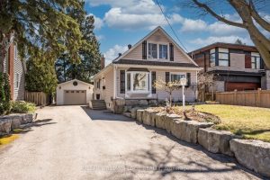 3-bedroom detached home for sale in Halton — 220 Townsend Avenue