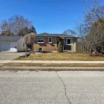 3-bedroom detached home for sale in York — 222 Centre Street W (Photo 3)
