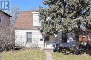 6-bedroom home for sale in Hamilton — 224 Broadway Avenue