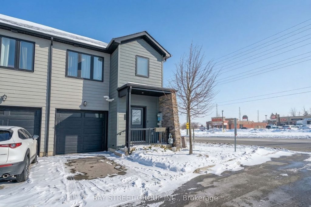3-bedroom att/row/townhouse for sale in Simcoe — 22 - 1 Stonehart Lane (Photo 1)