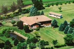 3-bedroom farm home for sale in Middlesex — 23067 Amiens Road