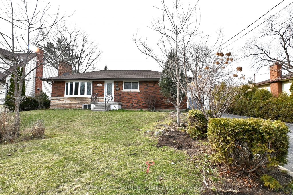 3-bedroom detached home for rent in Burlington — 2313 Fassel Avenue (Photo 1)