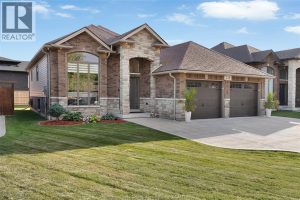 5-bedroom home for sale in Lakeshore — 231 Summer Street