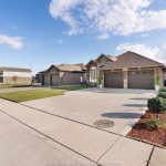 5-bedroom home for sale in Lakeshore — 231 Summer Street (Photo 2)