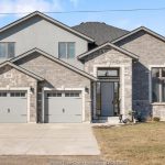 5-bedroom home for sale in Lakeshore — 231 Summer Street (Photo 4)