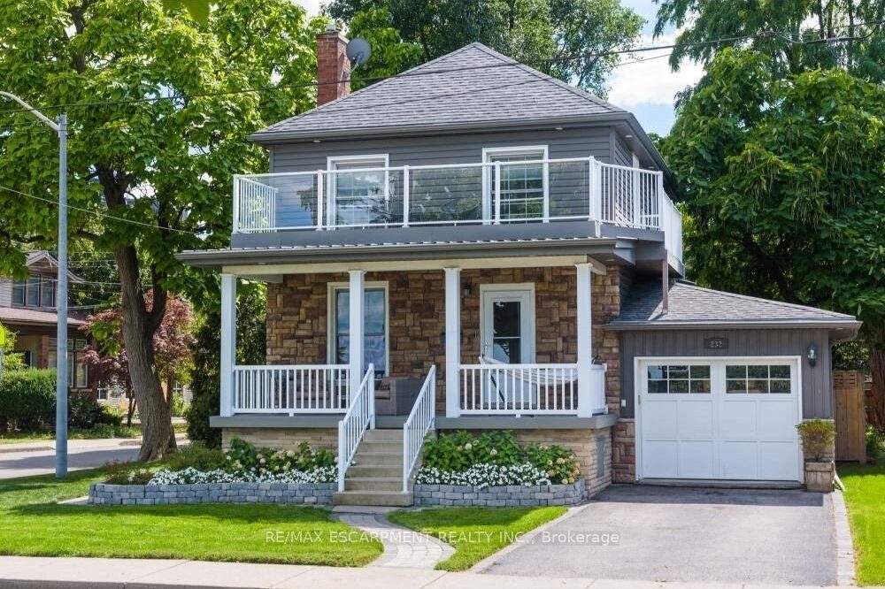 3-bedroom detached home for sale in Hamilton — 232 Mountain Park Avenue (Photo 1)