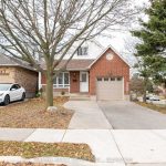 3-bedroom detached home for sale in Hamilton — 232 Mountain Park Avenue (Photo 3)