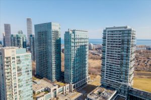 1-bedroom condo apartment for sale in Toronto — 2331 - 165 Legion Road N