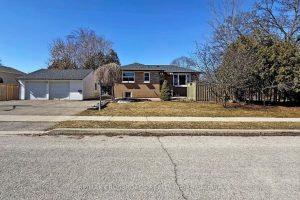 3-bedroom detached home for sale in York — 234 Sussex Avenue