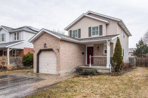 3-bedroom detached home for sale in Waterloo — 236 Dartmoor Crescent