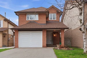 4-bedroom detached home for sale in Peel — 23 Garden Avenue