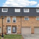 3-bedroom condo townhouse for sale in Hamilton — 23 Rosedale Court (Photo 2)