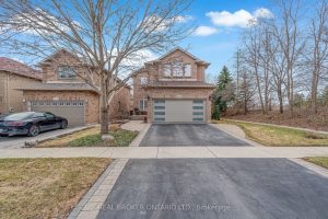 4-bedroom detached home for sale in Halton — 2423 Valley Heights Crescent