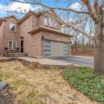 4-bedroom detached home for sale in Halton — 2423 Valley Heights Crescent (Photo 2)