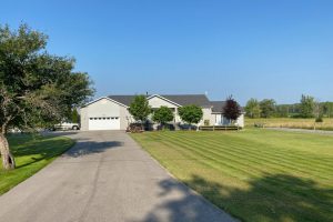 3-bedroom detached home for sale in York — 24518 Mccowan Road