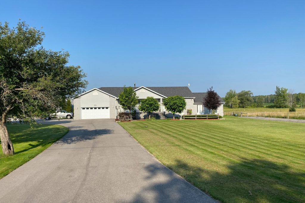 3-bedroom detached home for sale in York — 24518 Mccowan Road (Photo 1)